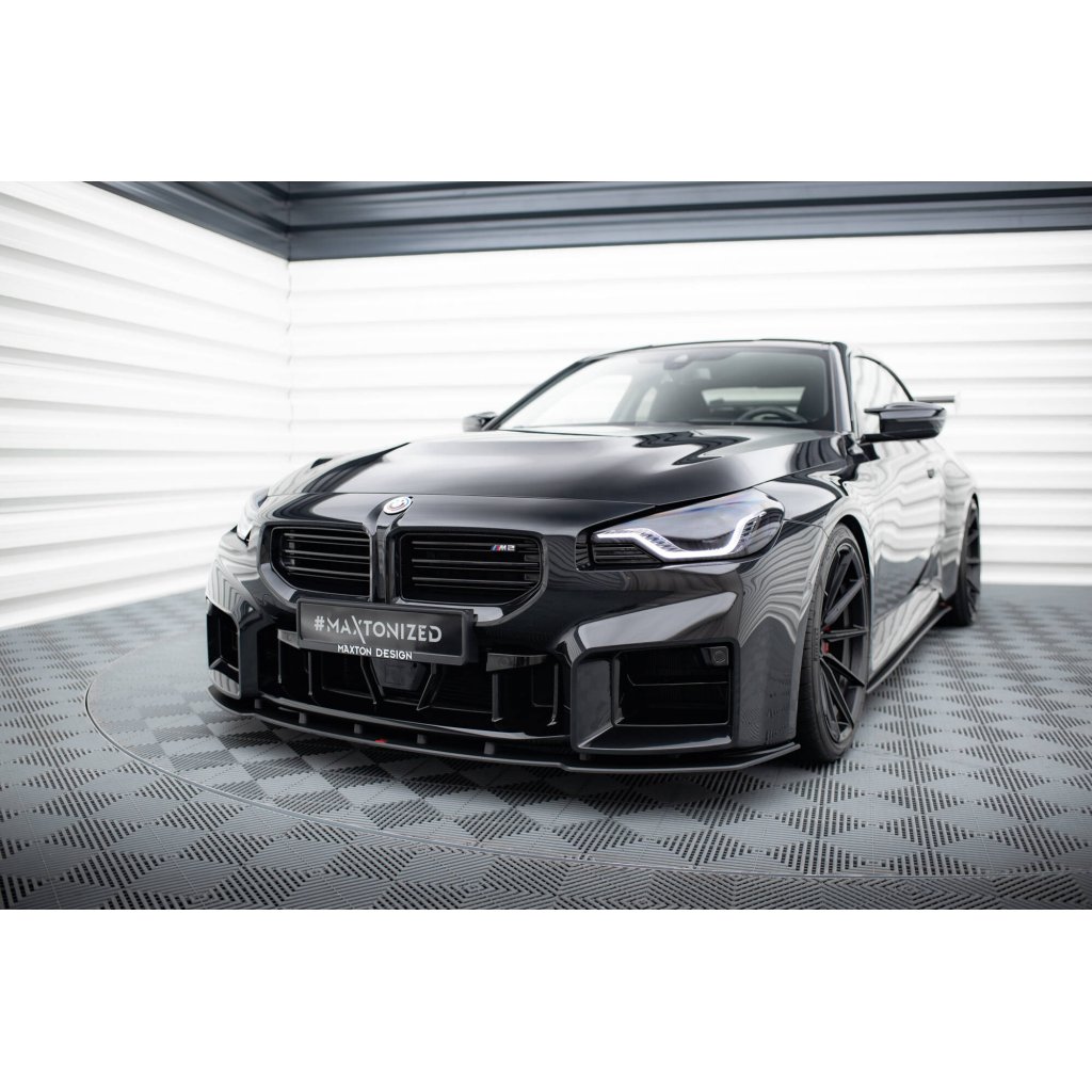 Maxton Design "Street Pro" spoiler pod přední nárazník ver.1 pro BMW M2 G87, plast ABS bez povrchové úpravy, s červenou linkou