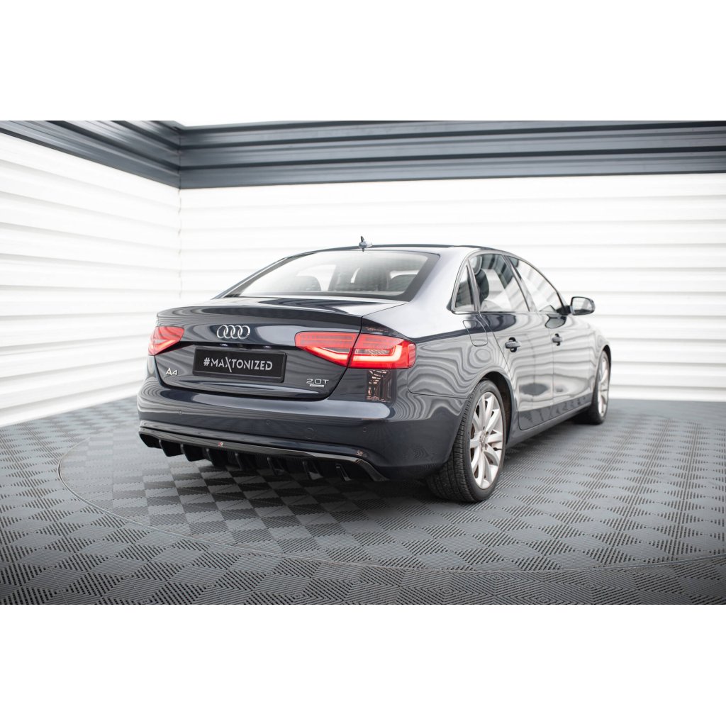 Maxton Design vložka zadního nárazníku pro Audi A4 B8 FL, černý lesklý plast ABS, Sedan/Avant, verze s dvojitou koncovkou na jedné straně