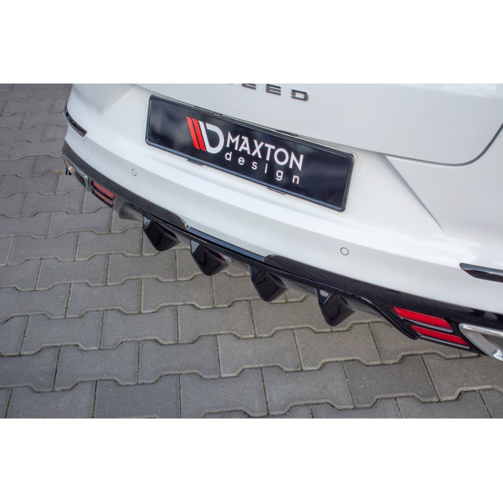 Maxton Design vložka zadního nárazníku pro Kia Cee'd Mk 3/ProCeed GT, černý lesklý plast ABS