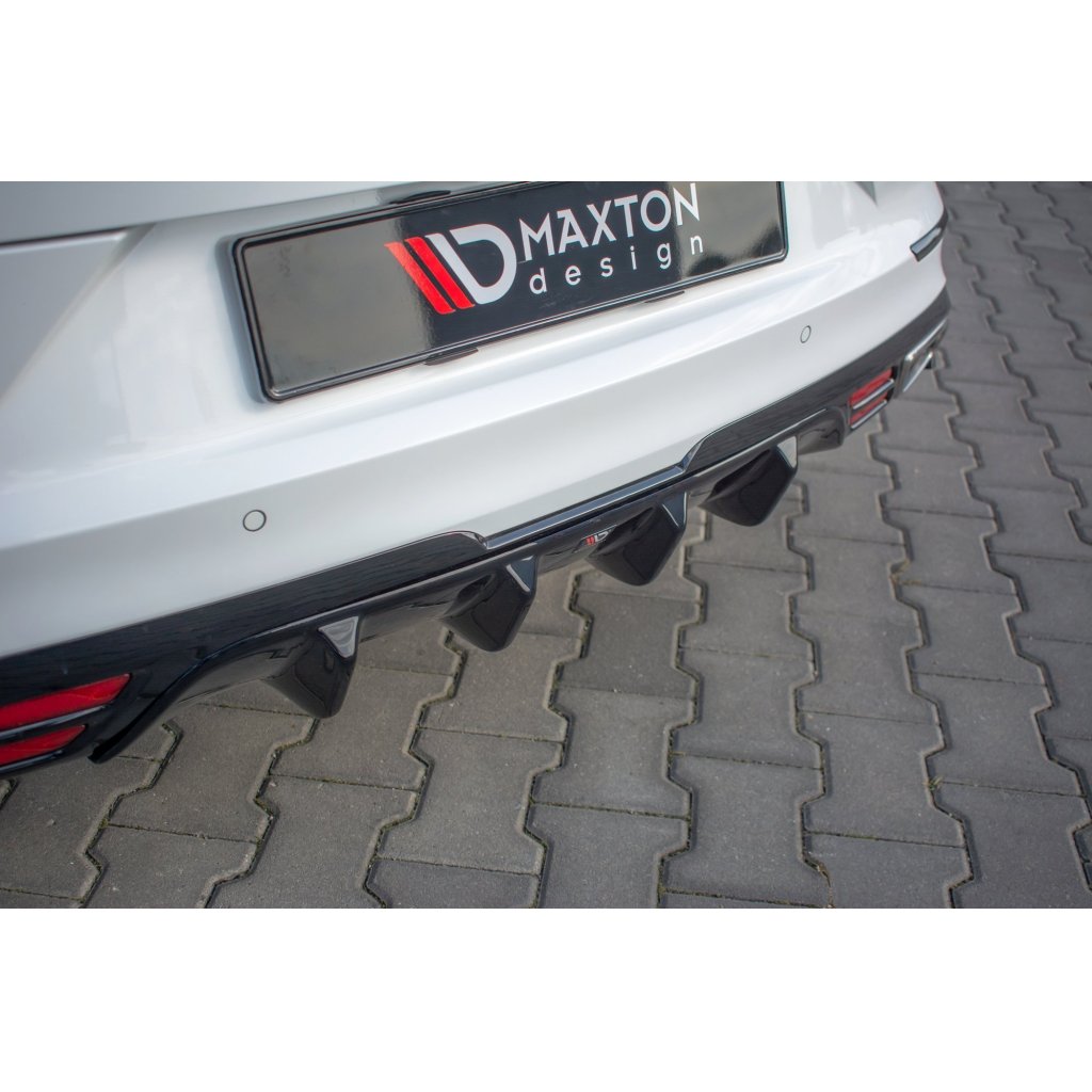 Maxton Design vložka zadního nárazníku pro Kia Cee'd Mk 3/ProCeed GT, černý lesklý plast ABS