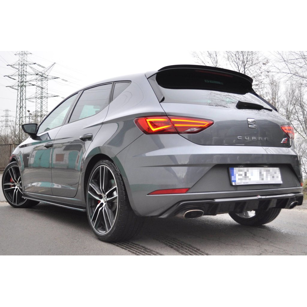 Maxton Design vložka zadního nárazníku pro Seat Leon Cupra Mk3 Facelift, černý lesklý plast ABS, Hatchback