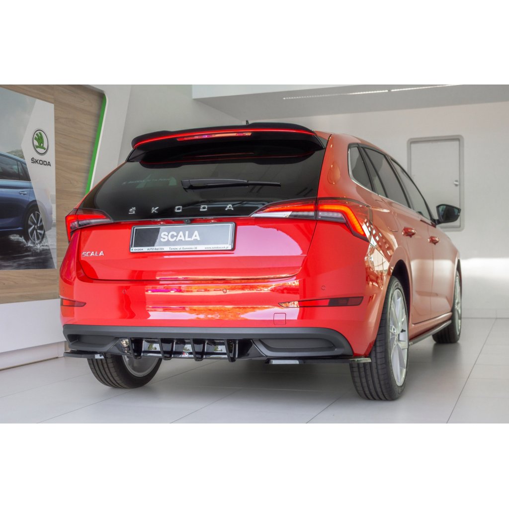Maxton Design vložka zadního nárazníku pro Škoda Scala, černý lesklý plast ABS