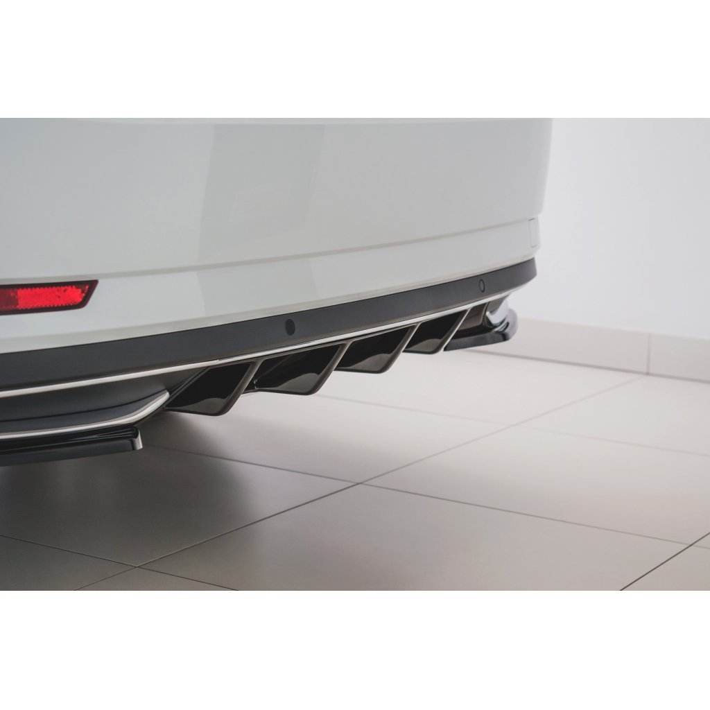 Maxton Design vložka zadního nárazníku pro Škoda Superb Mk3 FL Facelift, černý lesklý plast ABS pro Sportline / L&K verzi