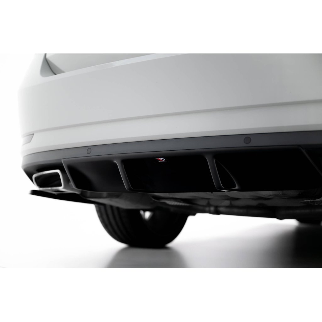 Maxton Design vložka zadního nárazníku pro Škoda Superb Mk3, Mk3 FL, černý lesklý plast ABS