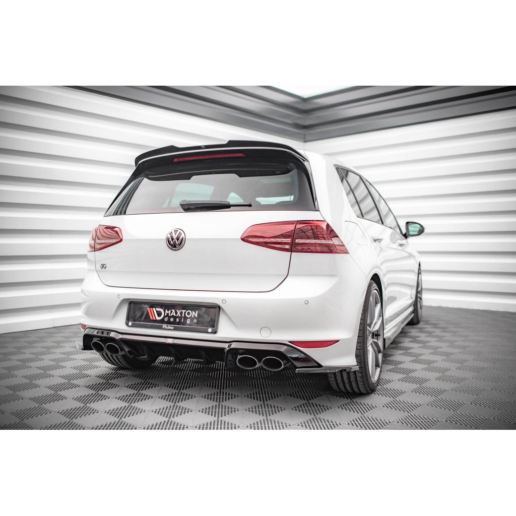Maxton Design vložka zadního nárazníku pro Volkswagen Golf R Mk7, černý lesklý plast ABS