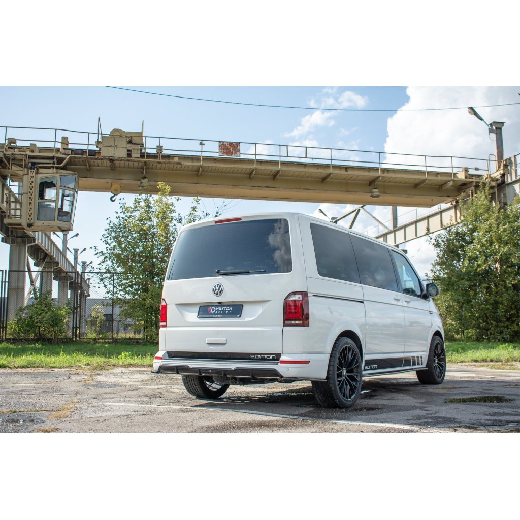 Maxton Design vložka zadního nárazníku pro Volkswagen T6, černý lesklý plast ABS