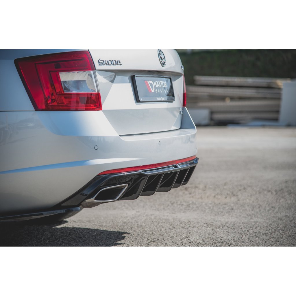 Maxton Design vložka zadního nárazníku ver.2 pro Škoda Octavia RS Mk3, černý lesklý plast ABS, pro dieselové motory