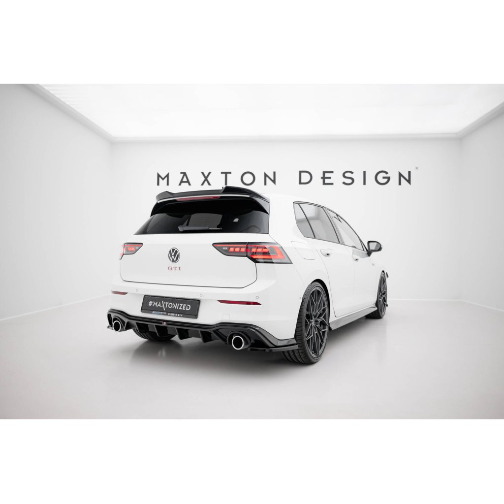 Maxton Design vložka zadního nárazníku ver.2 pro Volkswagen Golf GTI Mk8, černý lesklý plast ABS