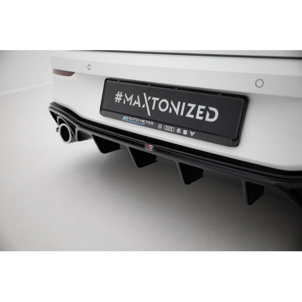 Maxton Design vložka zadního nárazníku ver.2 pro Volkswagen Golf GTI Mk8, černý lesklý plast ABS