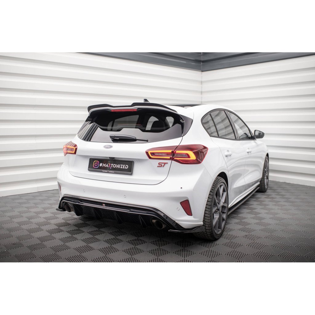 Maxton Design vložka zadního nárazníku ver.3 pro Ford Focus ST Mk4, černý lesklý plast ABS
