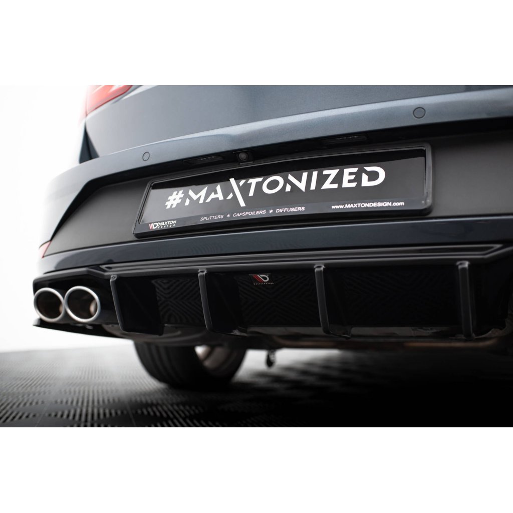 Maxton Design vložka zadního nárazníku ver.3 pro Seat Leon Cupra Mk3 Facelift, černý lesklý plast ABS