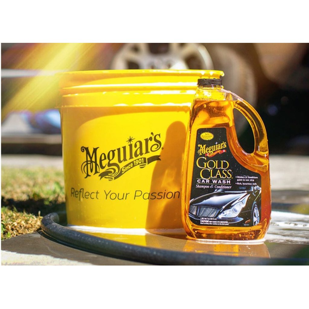 Meguiar's Gold Class Car Wash Shampoo & Conditioner - extra hustý autošampon s kondicionéry, 1892 ml