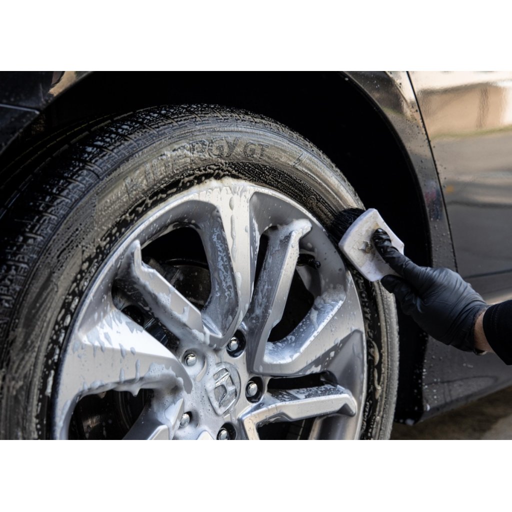 Meguiar's Hot Rims Wheel & Tire Cleaner - čistič na kola a pneumatiky, 709 ml