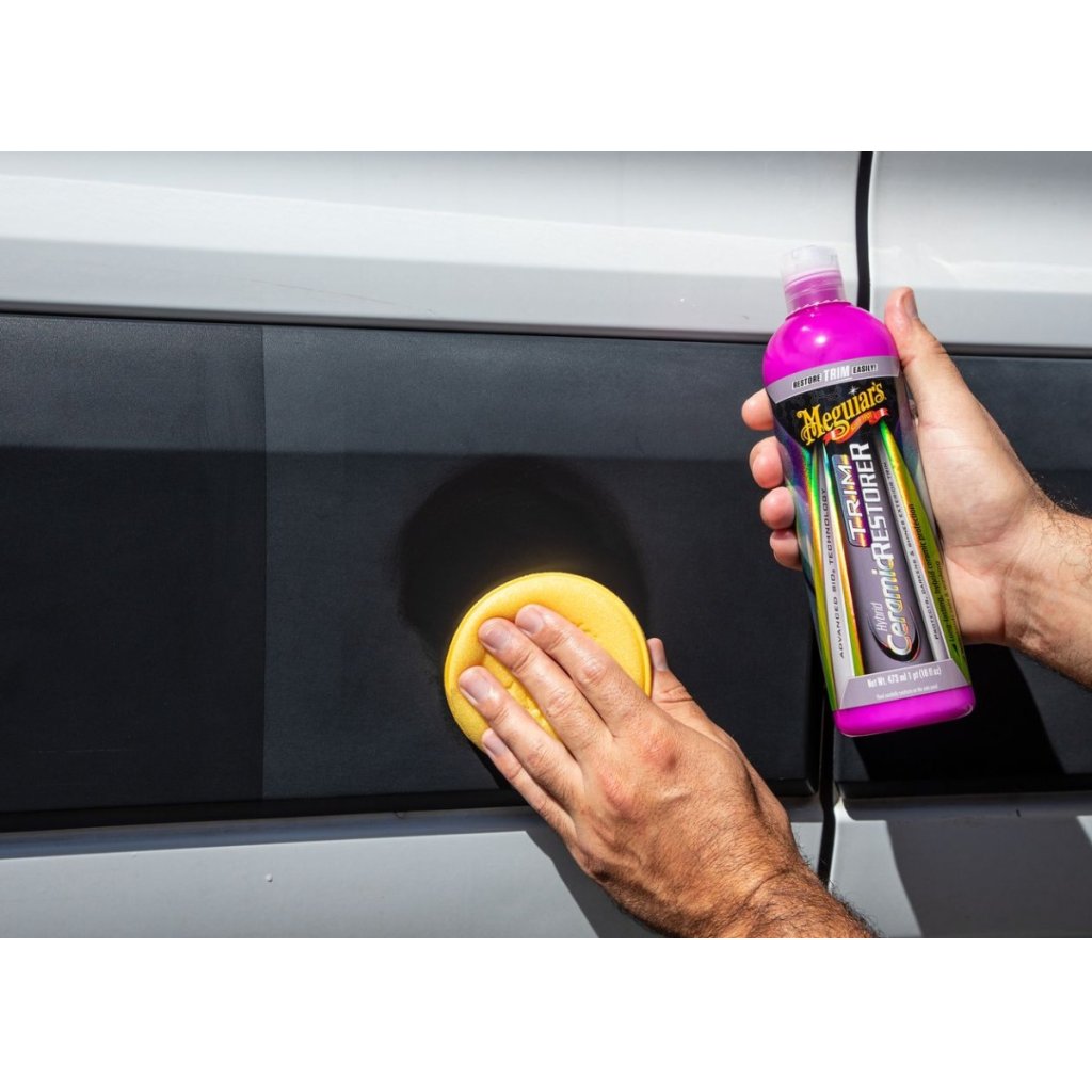 Meguiar's Hybrid Ceramic Trim Restorer - oživovač a keramická ochrana nelakovaných plastů, 473 ml