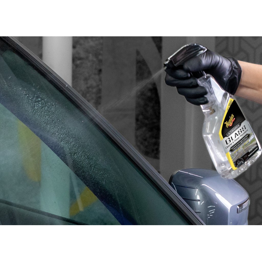 Meguiar's Ultimate Glass Cleaner & Water Repellent - čistič skel s hydrofobní ochranou + tekuté stěrače, 473ml