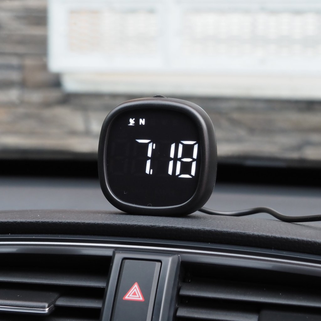 Palubní DISPLEJ s vysokou viditelností, GPS měřič rychlosti
