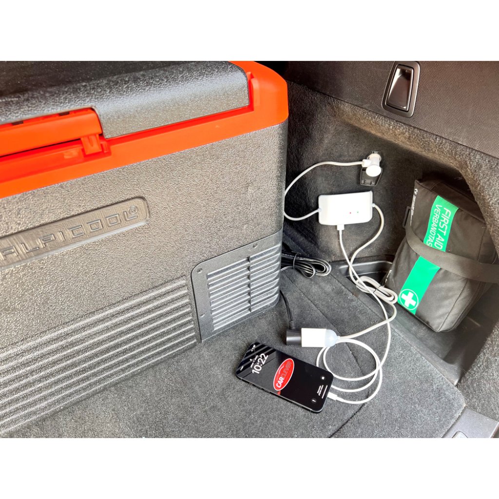 Podpěťová ochrana autobaterie, 2x USB