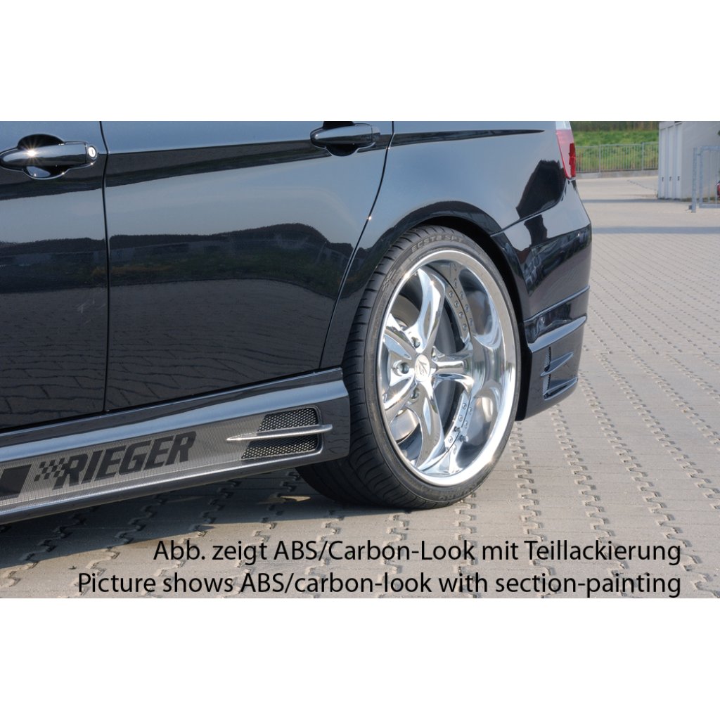 Rieger boční práh mont. strana levá pro BMW řada 3 E90, E91 sedan, touring vč. faceliftu, r.v. 03/05-08/08, 08/05-08/08, 09/08-, plast ABS s povrchovou úpravou Carbon-Look, s prolisem, s prolisem a dvěma výřezy