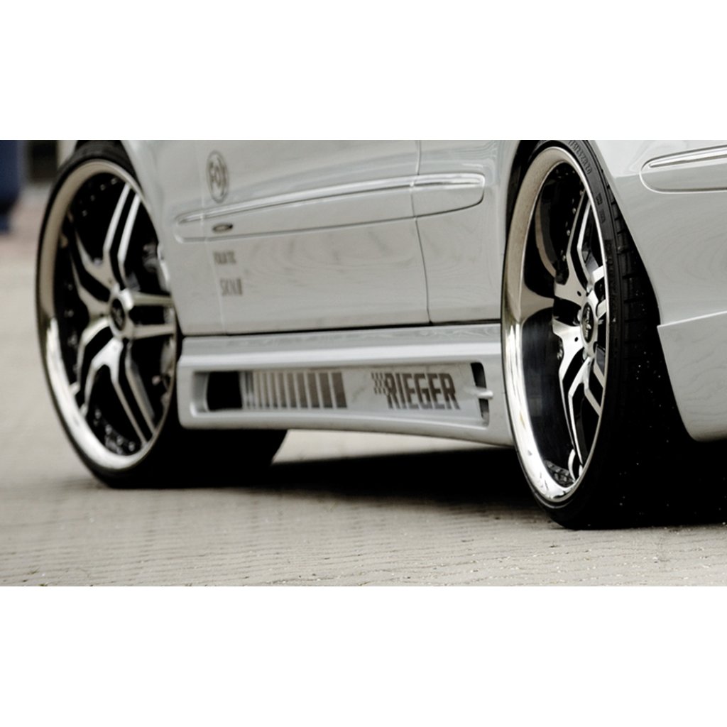 Rieger boční práh mont. strana levá pro Mercedes CLK W209 kabriolet, kupé vč. faceliftu, r.v. 00/02-06/04, 07/04-, plast ABS bez povrchové úpravy, s prolisem, s prolisem a dvěma výřezy