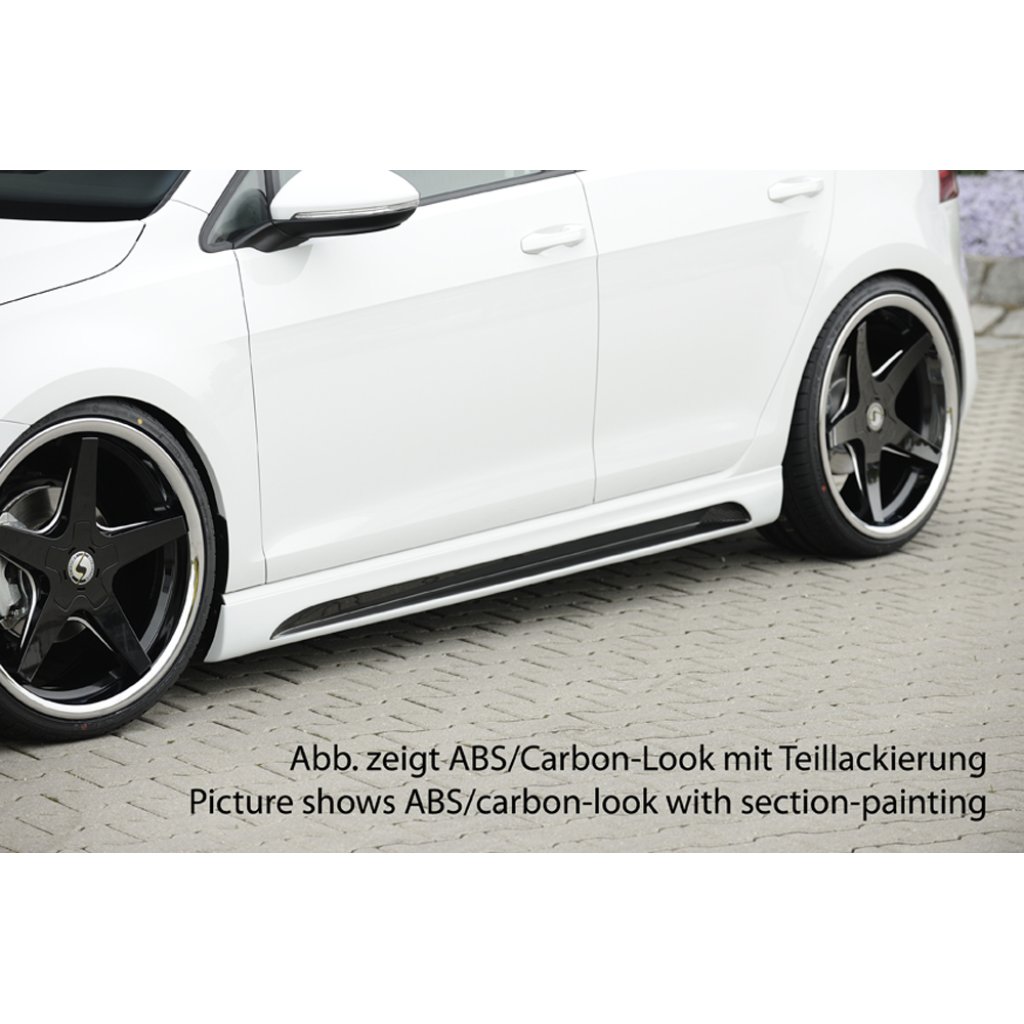Rieger boční práh mont. strana levá pro Volkswagen Golf 7 vč. GTD, GTI, R 3-dvéř., 5-dvéř., r.v. 04/13-, 06/13-, 10/12-, 12/13-, plast ABS s povrchovou úpravou Carbon-Look, s prolisem a výřezem