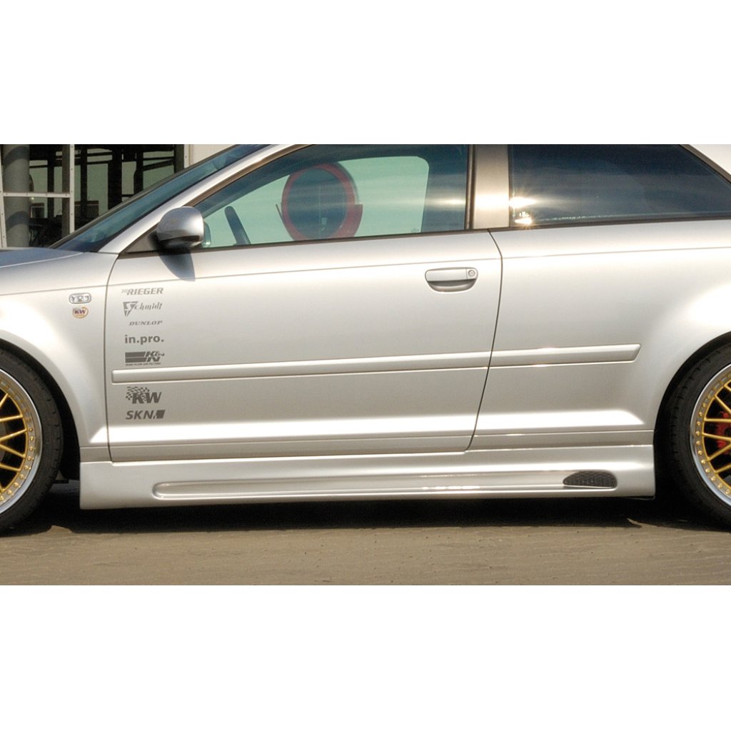Rieger boční práh mont. strana pravá pro Audi A3 8P 3-dvéř., kabriolet po faceliftu, r.v. 07/08-, plast ABS bez povrchové úpravy, s prolisem a výřezem