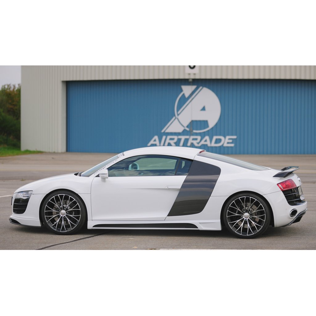 Rieger boční práh mont. strana pravá pro Audi R8 42 kupé, spyder, r.v. 04/07-, plast ABS s povrchovou úpravou Carbon-Look, s prolisem a výřezem