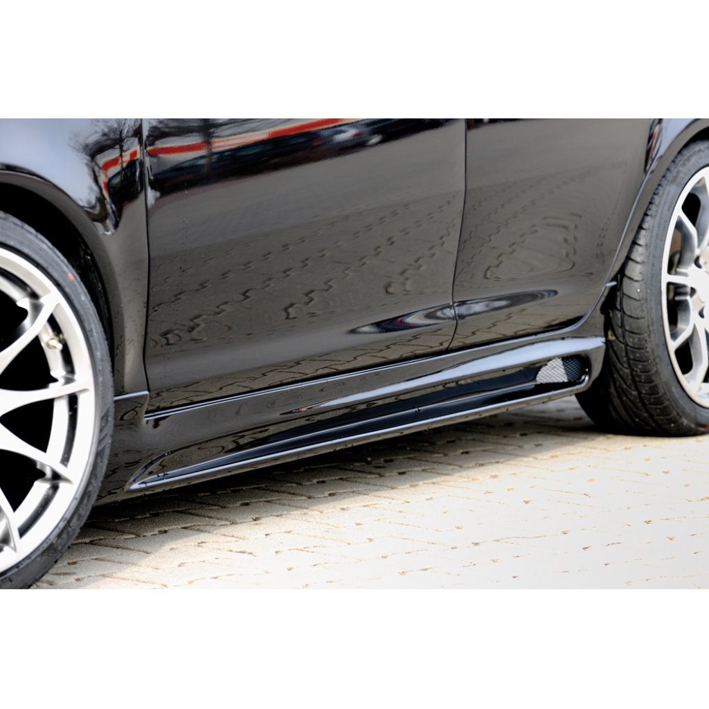 Rieger boční práh mont. strana pravá pro Opel Corsa D 5-dvéř. vč. faceliftu, r.v. 01/11-, 07/06-12/10, plast ABS bez povrchové úpravy, s prolisem a výřezem