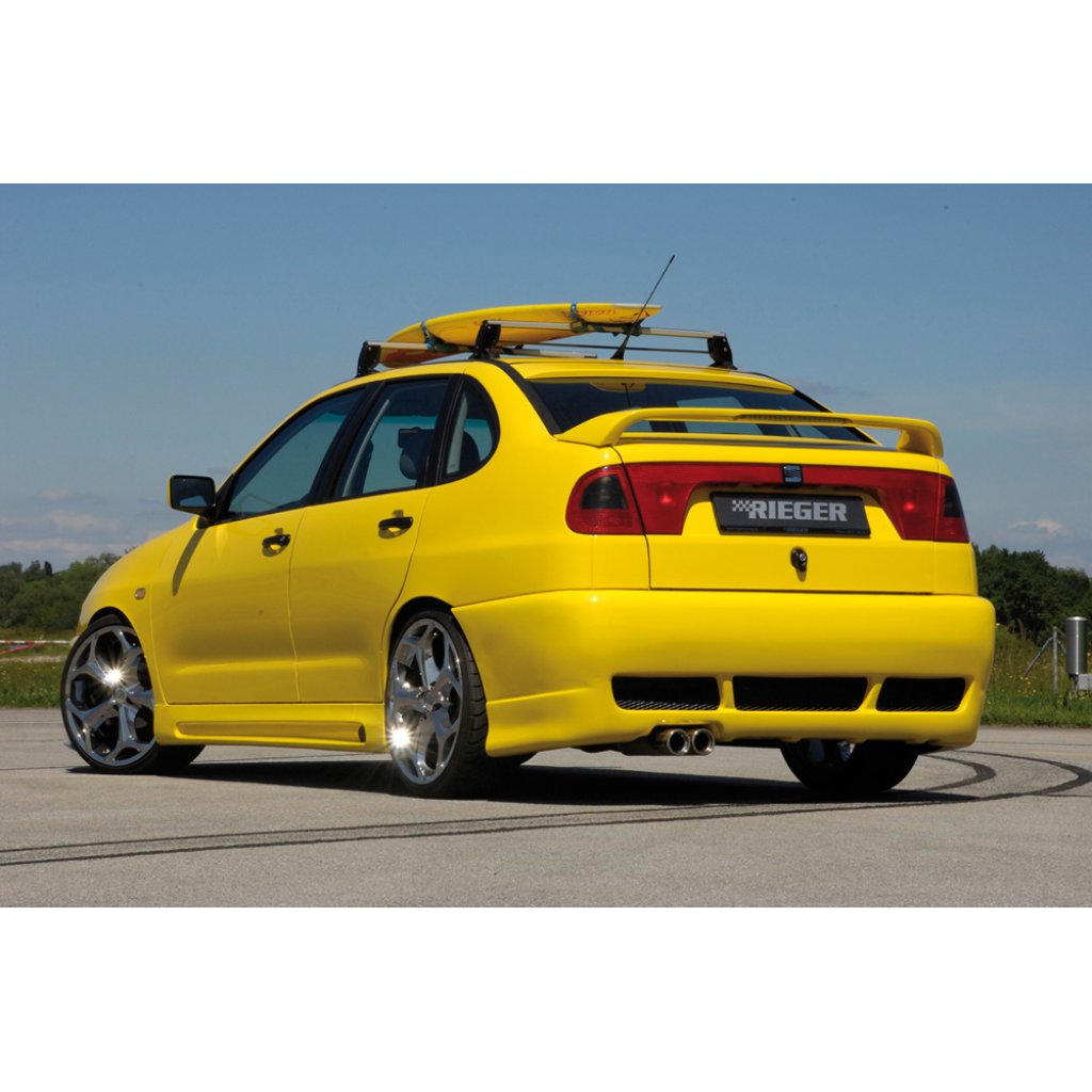 Rieger boční práh mont. strana pravá pro Seat Cordoba 6K, C sedan, r.v. 96-99, plast ABS bez povrchové úpravy, s prolisem a výřezem