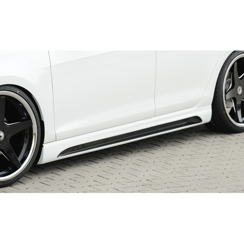 Rieger boční práh mont. strana pravá pro Seat Leon 5F 5-dvéř., 5-dvéř. (ST/Combi), r.v. 10/12-, plast ABS s povrchovou úpravou Carbon-Look, s prolisem a výřezem
