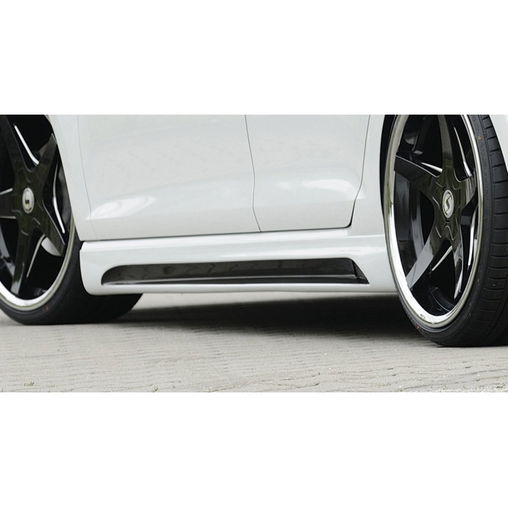 Rieger boční práh mont. strana pravá pro Seat Leon 5F 5-dvéř., 5-dvéř. (ST/Combi), r.v. 10/12-, plast ABS s povrchovou úpravou Carbon-Look, s prolisem a výřezem