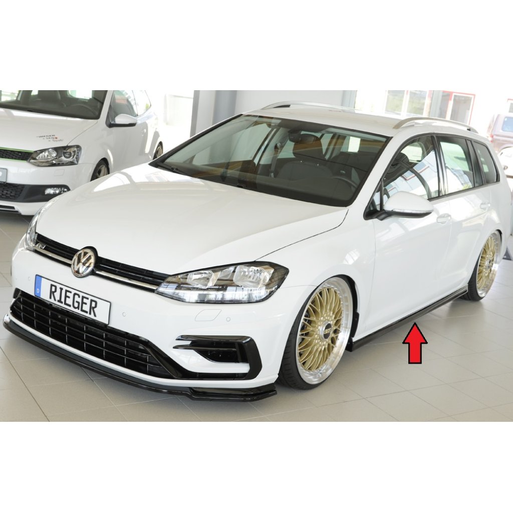 Rieger boční práh (XS) mont. strana levá pro Seat Leon 5F 5-dvéř., 01/17-, plast ABS lakovaný do černé lesklé barvy