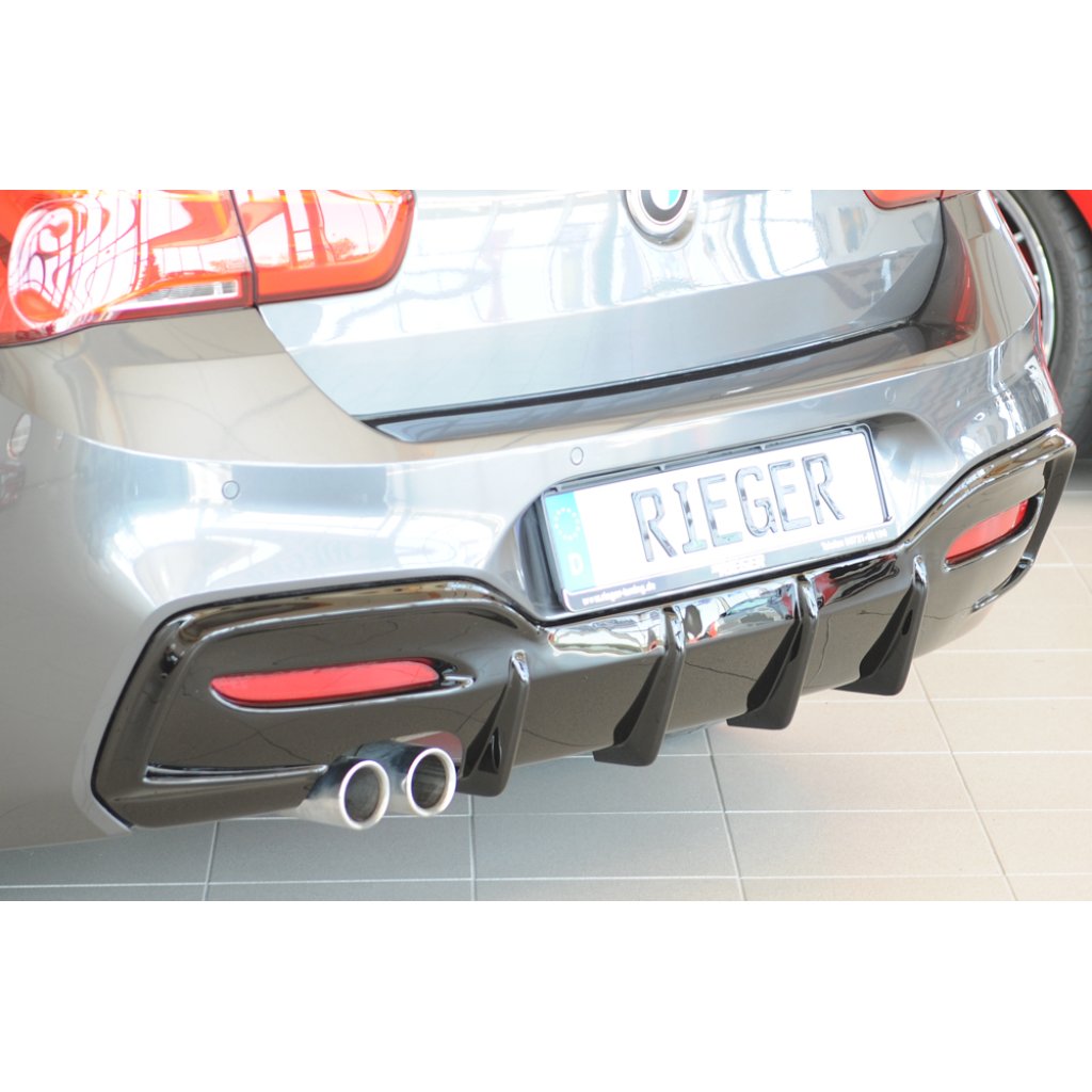 Rieger Heckeinsatz (Typ: 88171) pro BMW řada 1 F21 sedan / 2-dvéř., plast ABS lakovaný do černé lesklé barvy