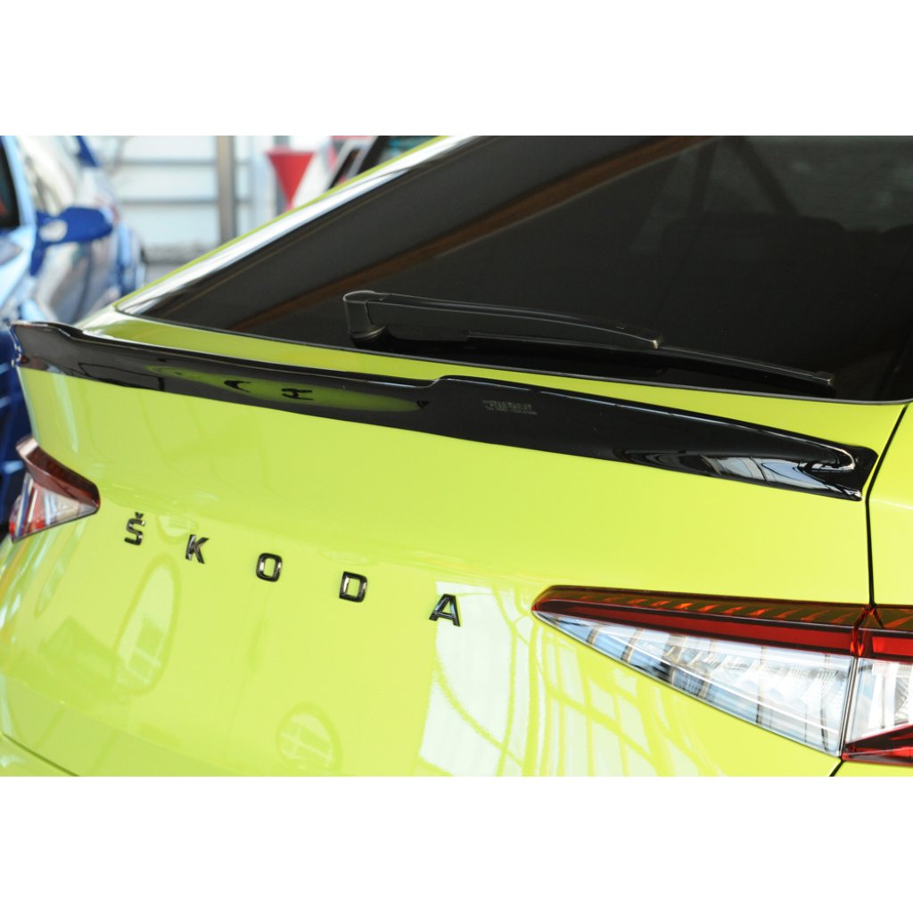 Rieger prodloužení víka kufru pro Škoda Enyaq iV RS coupe (5AC), plast ABS lakovaný do černé lesklé barvy