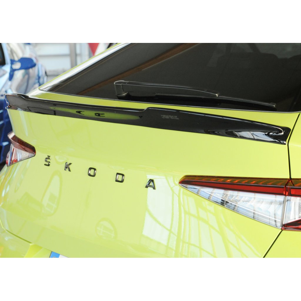 Rieger prodloužení víka kufru pro Škoda Enyaq iV RS coupe (5AC), plast ABS lakovaný do černé lesklé barvy