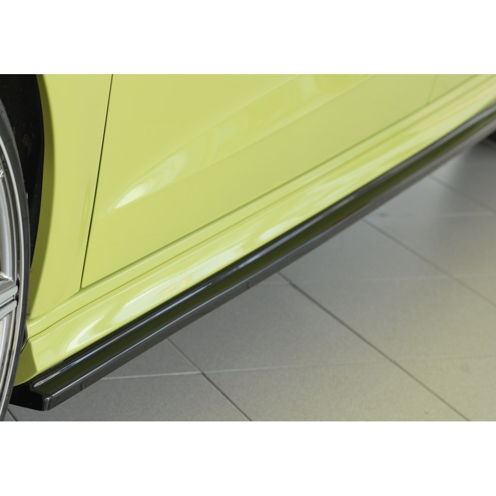 Rieger spoiler pod boční práh mont. strana levá pro Audi A3 S3 8V 5-dvéř. (sportback 8VA) vč. faceliftu, 05/13-08/16, 09/16-, plast ABS lakovaný do černé lesklé barvy