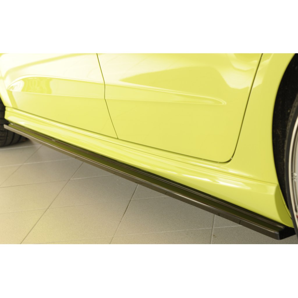 Rieger spoiler pod boční práh mont. strana levá pro Audi A3 S3 8V 5-dvéř. (sportback 8VA) vč. faceliftu, 05/13-08/16, 09/16-, plast ABS lakovaný do černé lesklé barvy