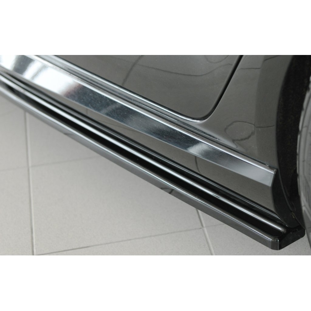 Rieger spoiler pod boční práh mont. strana levá pro Audi RS3 8V 5-dvéř. (sportback 8VA / 8VF), 02/17-, plast ABS lakovaný do černé lesklé barvy