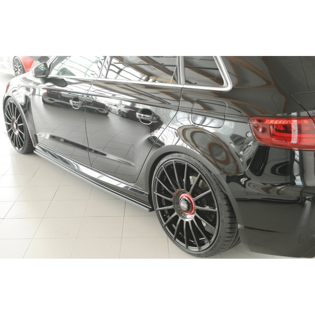 Rieger spoiler pod boční práh mont. strana levá pro Audi RS3 8V 5-dvéř. (sportback 8VA / 8VF), 02/17-, plast ABS lakovaný do černé lesklé barvy