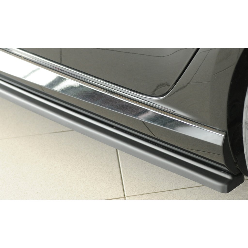 Rieger spoiler pod boční práh mont. strana levá pro Audi RS3 8V 5-dvéř. (sportback 8VA / 8VF), r.v. 02/17-, plast ABS bez povrchové úpravy