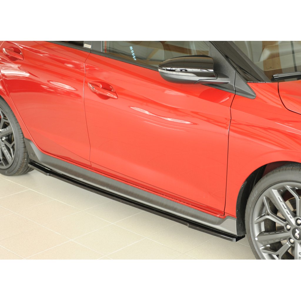 Rieger spoiler pod boční práh mont. strana levá pro Hyundai i20 N-Performance BC3 5-dvéř. (hatchback), 04/21-, plast ABS lakovaný do černé lesklé barvy