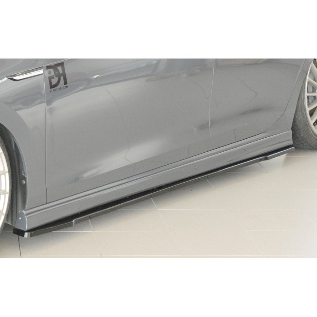 Rieger spoiler pod boční práh mont. strana levá pro Seat Leon 5F 5-dvéř., 01/17-, plast ABS lakovaný do černé lesklé barvy