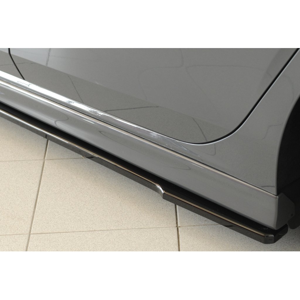 Rieger spoiler pod boční práh mont. strana levá pro Seat Leon Cupra 5F 5-dvéř., 01/17-, plast ABS lakovaný do černé lesklé barvy