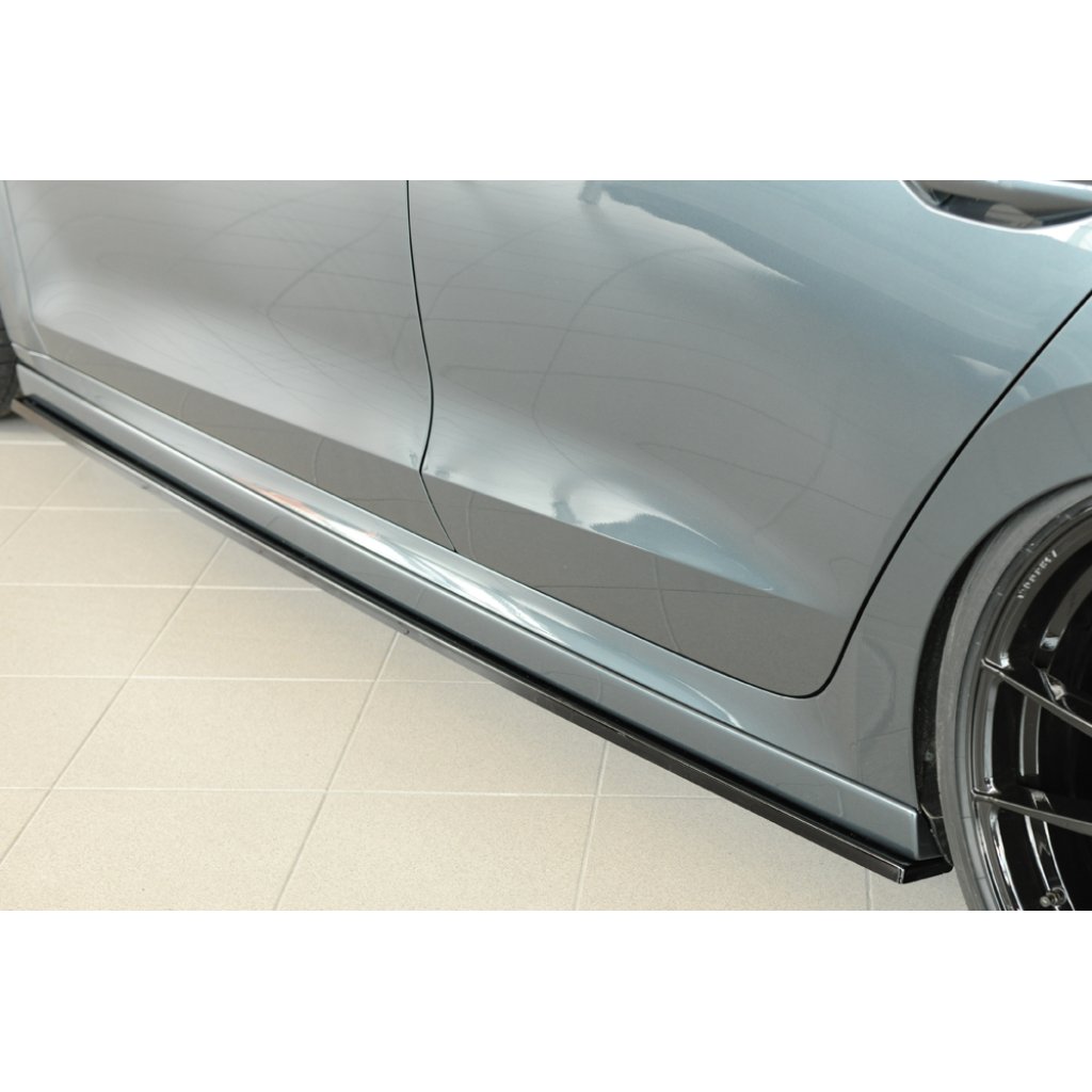 Rieger spoiler pod boční práh mont. strana levá pro Škoda Octavia RS NX combi, 07/20-, plast ABS lakovaný do černé lesklé barvy
