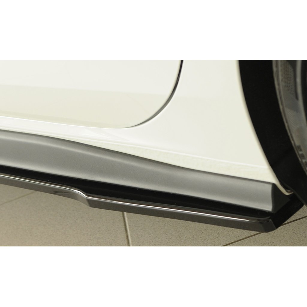 Rieger spoiler pod boční práh mont. strana levá pro Volkswagen Golf 8 GTI Clubsport 5-dvéř., 10/20-, plast ABS lakovaný do černé lesklé barvy