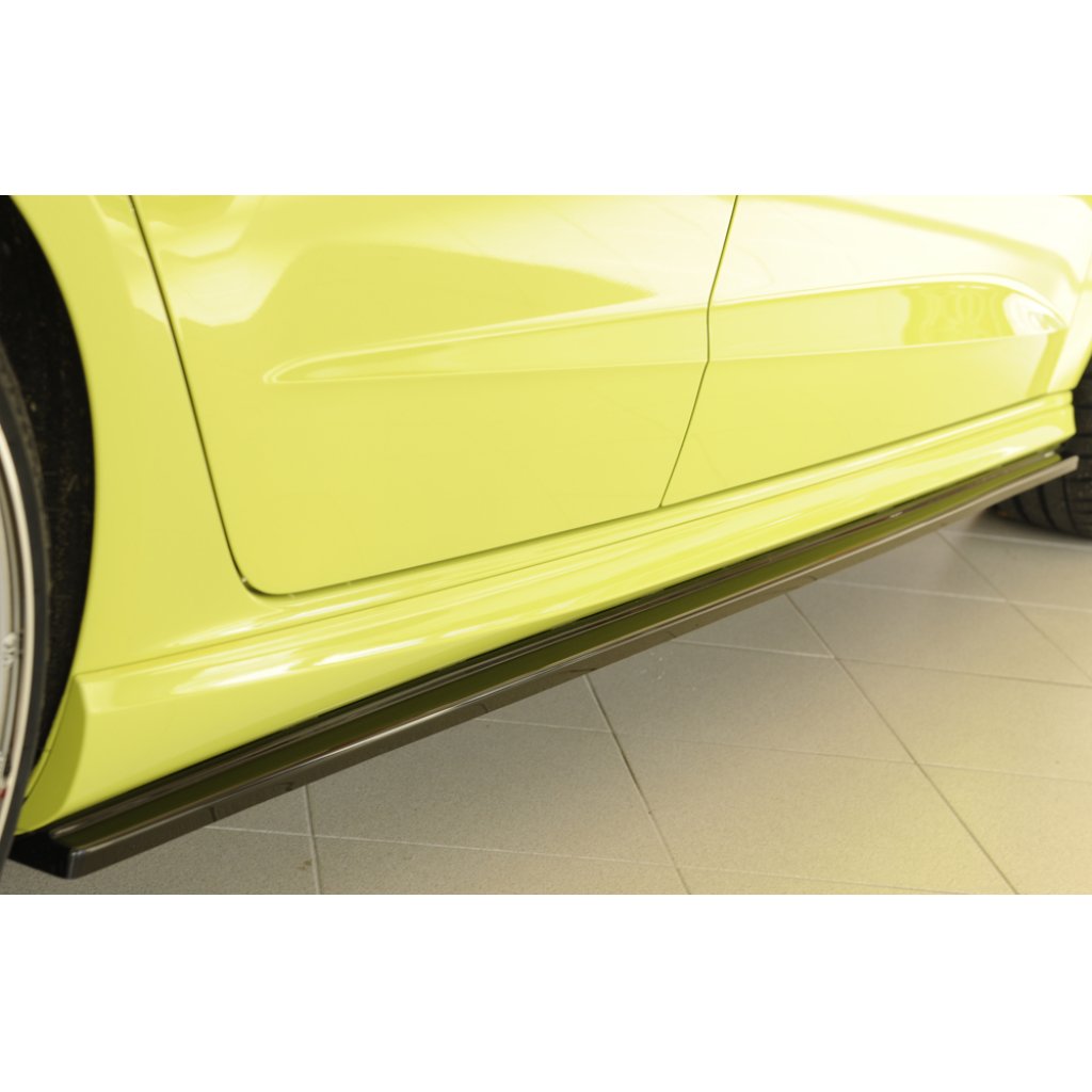Rieger spoiler pod boční práh mont. strana pravá pro Audi A3 S3 8V 5-dvéř. (sportback 8VA) vč. faceliftu, 05/13-08/16, 09/16-, plast ABS lakovaný do černé lesklé barvy