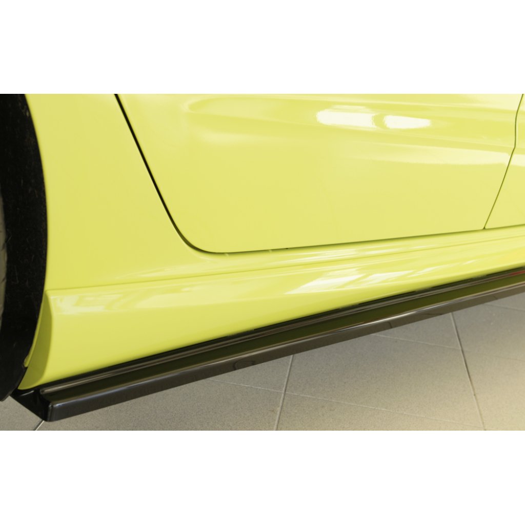 Rieger spoiler pod boční práh mont. strana pravá pro Audi A3 S3 8V 5-dvéř. (sportback 8VA) vč. faceliftu, 05/13-08/16, 09/16-, plast ABS lakovaný do černé lesklé barvy