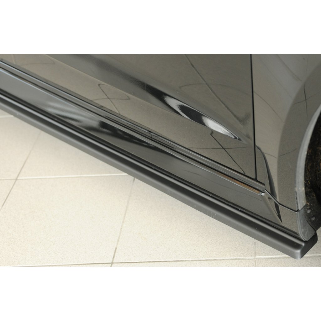 Rieger spoiler pod boční práh mont. strana pravá pro Audi RS3 8V 5-dvéř. (sportback 8VA / 8VF), r.v. 02/17-, plast ABS bez povrchové úpravy