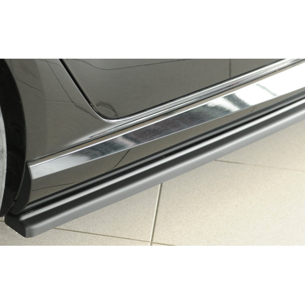 Rieger spoiler pod boční práh mont. strana pravá pro Audi RS3 8V 5-dvéř. (sportback 8VA / 8VF), r.v. 02/17-, plast ABS bez povrchové úpravy