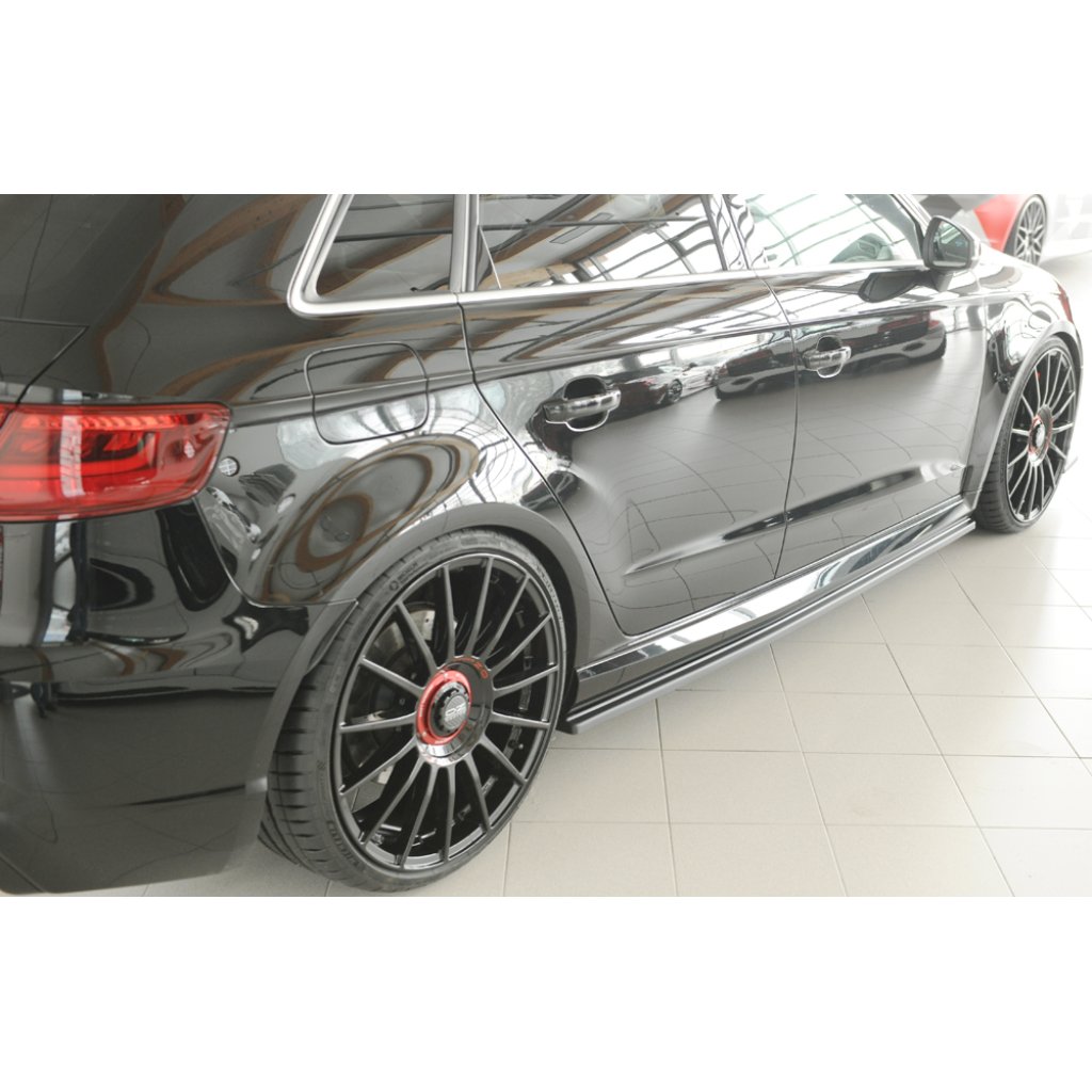 Rieger spoiler pod boční práh mont. strana pravá pro Audi RS3 8V 5-dvéř. (sportback 8VA / 8VF), r.v. 02/17-, plast ABS bez povrchové úpravy