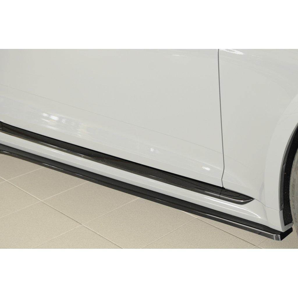 Rieger spoiler pod boční práh mont. strana pravá pro Audi RS5 B9, F5 kupé, 03/17-02/20, plast ABS lakovaný do černé lesklé barvy